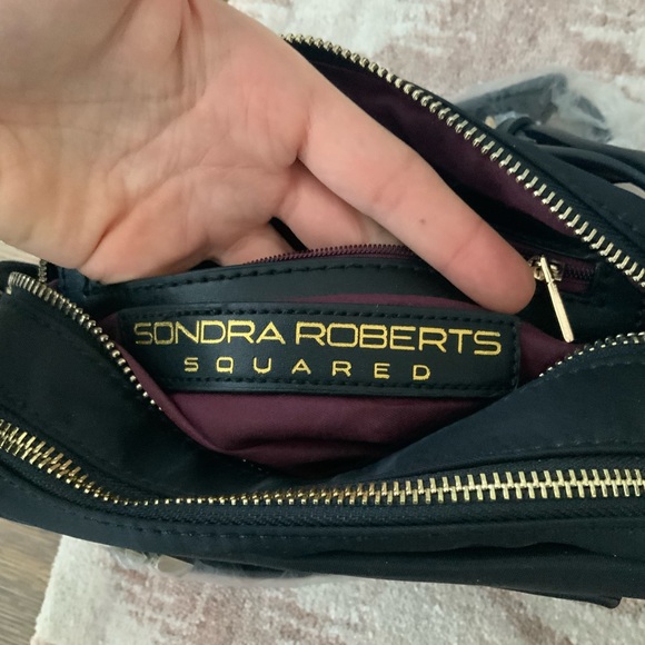 SONDRA ROBERTS SQUARED Nylon Black Double Zipper Crossbody Purse Bag BRAND NEW - Picture 4 of 13